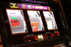 Tampilan antarmuka mobile shiokelinci4 dengan slot dan sportsbook